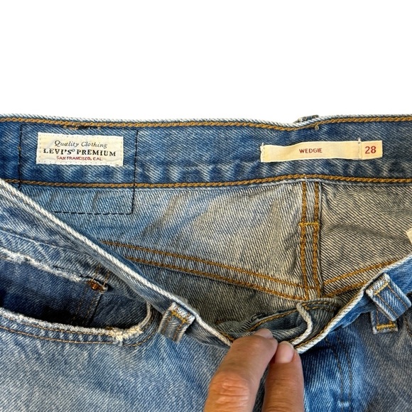 Levi's Premium Wedgie Icon Fit Ankle Button Fly Jeans Blue Size 28 #1710 - Picture 6 of 8